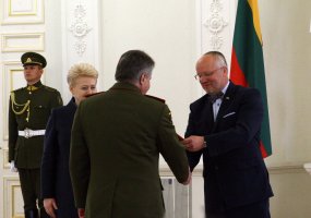 Lietuvos kariuomenės vadui suteiktas generolo leitenanto karinis laipsnis - 2