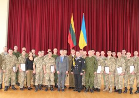 Ukrainos kariai Lietuvos kariuomenės mokykloje baigė tarptautinį instruktoriaus kursą  - 3