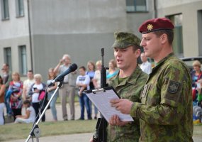 Mokomajame pulke savo šaliai iškilmingai prisiekė 123 kariai  - 1