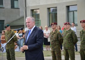 Mokomajame pulke savo šaliai iškilmingai prisiekė 123 kariai  - 2