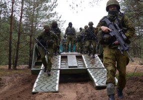  Lietuvos ir JAV pėstininkai treniruojasi greitai veikti išvien mūšio lauke   - 2