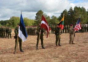 Prasidėjo tarptautinės prieštankinių padalinių pratybos „Medžiotojas 2015“ - 2