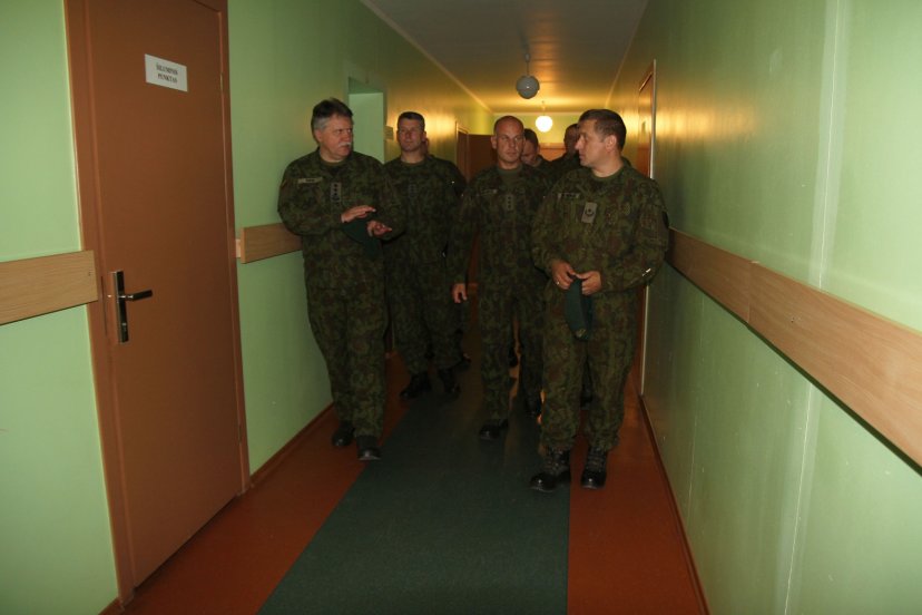 Lietuvos kariuomenės vadas įvertino Vytenio bataliono pasirengimą priimti šauktinius