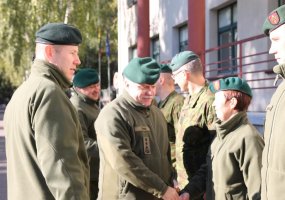Lietuvos kariuomenės vadas: „Tiek Vaidoto batalione, tiek Mokomajame pulke šauktiniai turės geras... - 1