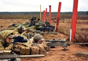 Pratybose „Geležinis kardas 2015“ snaiperiai demonstruoja įspūdingą taiklumą - 1