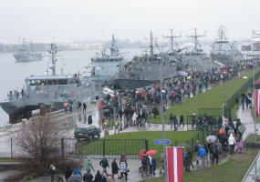 Karinis laivas P11 „Žemaitis“ dalyvavo Latvijos nepriklausomybės dienos renginiuose - 1