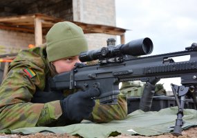 Trisdešimt šauktinių mokosi taiklaus šaulio kursuose - 1
