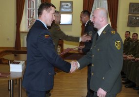 Lietuvos karo akademijoje pažymėjimus gavo jaunesniųjų štabo karininkų kursų klausytojai - 2