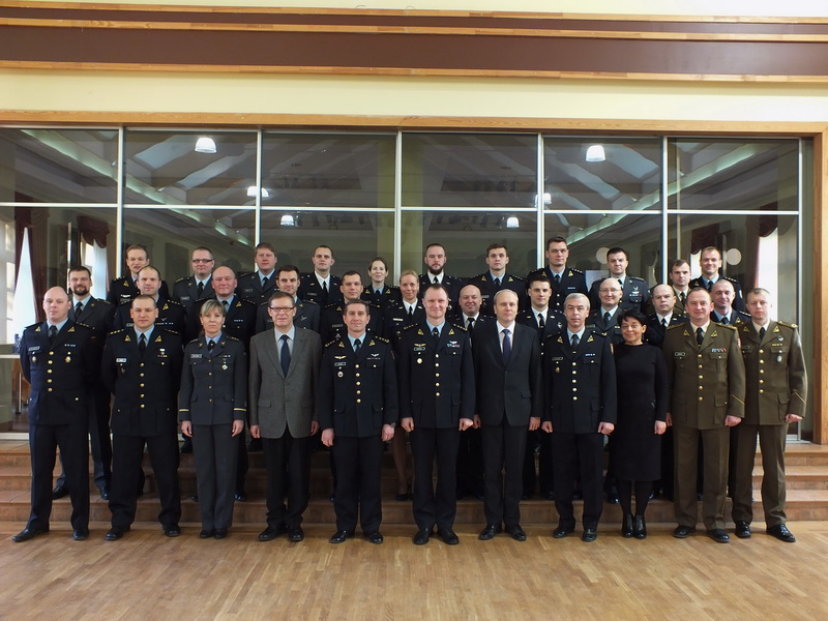 Lietuvos karo akademijoje baigėsi Oro pajėgų štabo karininkų kursai