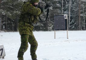 Juozo Vitkaus inžinerijos bataliono šauktiniai kariai vykdė užduotis Gaižiūnų poligone - 4