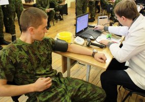 Karo inžinieriai ne tik negaili prakaito brolių gyvybę saugant, bet ir savo kraujo - 3