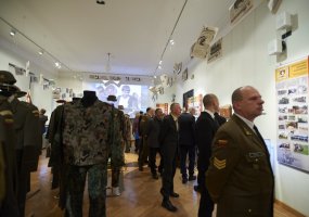 Atidaryta Krašto apsaugos savanorių pajėgų įkūrimo 25-mečiui skirta paroda  - 2