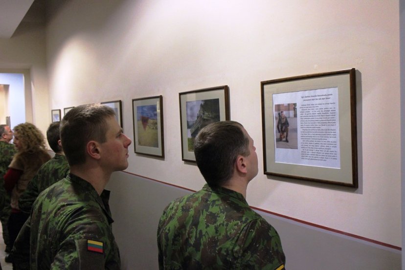 Inžinerijos batalione atidaryta kpt. Giedriaus Strumilos nuotraukų paroda