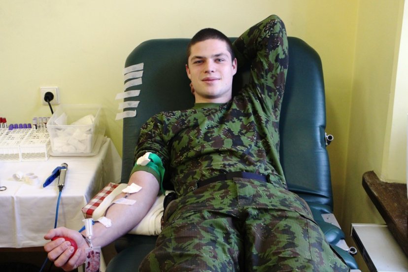 Karo inžinieriai ne tik negaili prakaito brolių gyvybę saugant, bet ir savo kraujo
