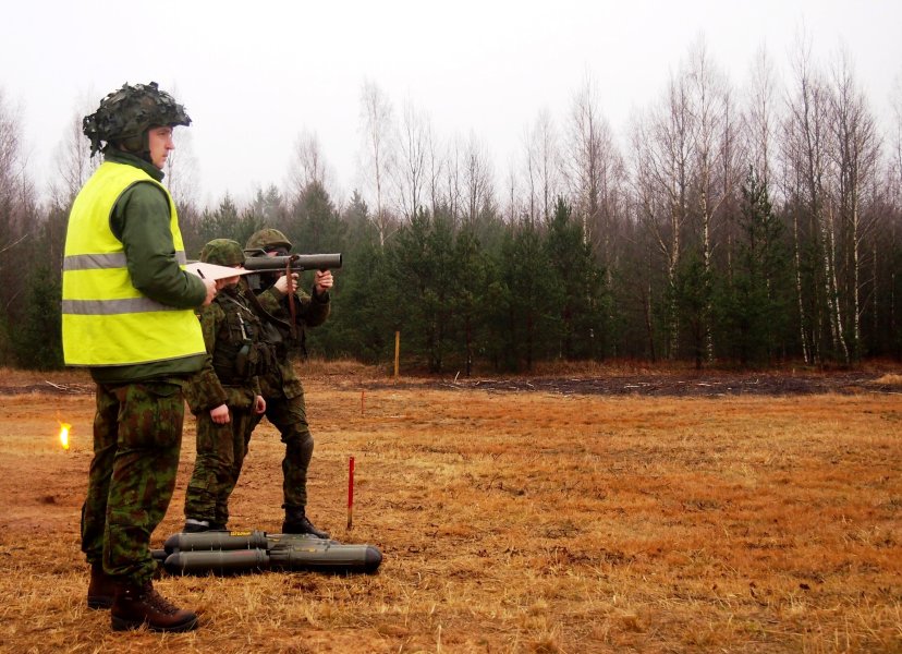Parengti kvalifikuoti šauktiniai kariai, gebantys naikinti tankus