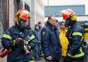 Karinių jūrų pajėgų laivų įgulos dalyvavo priešgaisriniuose mokymuose - 1