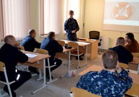 Karinių jūrų pajėgų Mokymo centre vyksta mokymai priešgaisrinės gelbėjimo valdybos pareigūnams  - 1
