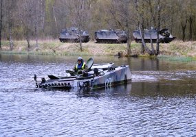 Šarvuočiai drebino Gaižiūnų poligoną - 1