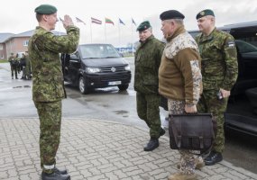 Estijoje susitikę Baltijos šalių kariuomenių vadai vieningai sutarė stiprinti sąveiką - 1