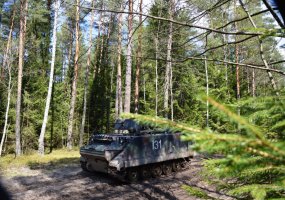 Šarvuočio M 113 vado kursą baigę kariai gebės tinkamai vadovauti ir ekstremaliomis sąlygomis - 1