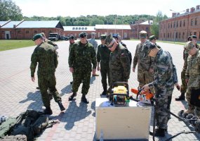 Juozo Vitkaus inžinerijos batalione apsilankė užsienio valstybių gynybos atašė - 2