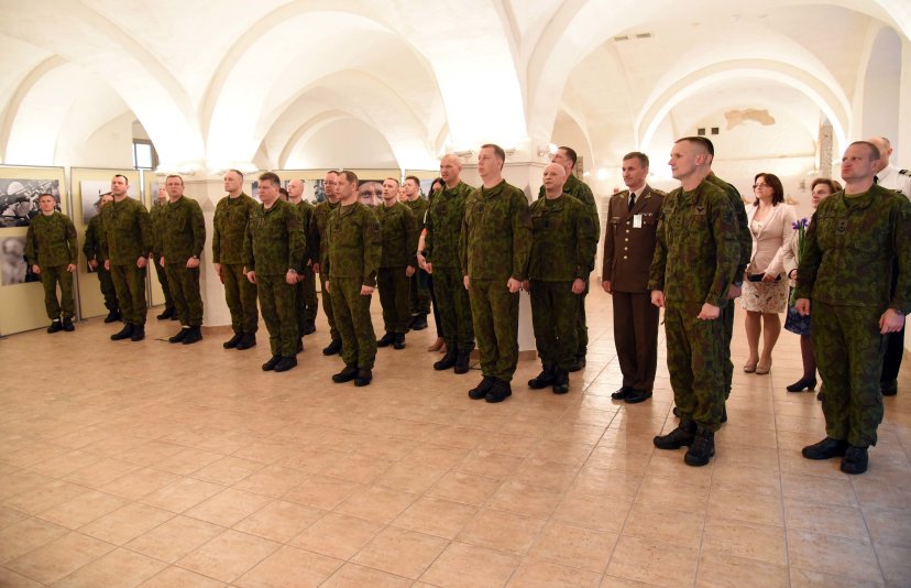 Lietuvos kariuomenės vadas ir vyriausiasis puskarininkis suteikė seržanto majoro karinius laipsnius 