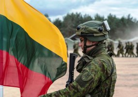 Lietuva ir NATO sąjungininkai pradėjo pratybas, kuriomis treniruosis atsakyti į kylančias grėsmes - 1