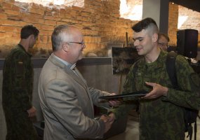 Valdovų rūmuose apdovanoti fotografijų konkurso apie Lietuvos kariuomenę nugalėtojai - 3