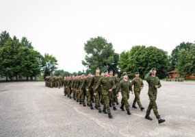Marijampolėje į atsargą  išleista apie 200 nuolatinę privalomąją pradinę karo tarnybą baigusių karių - 5