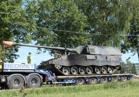 Lietuvos kariuomenė ginkluojasi pažangiausiomis pasaulyje laikomomis savaeigėmis haubicomis PzH2000 - 2