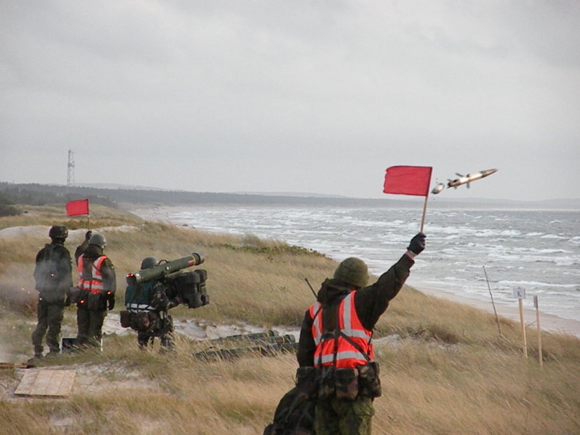 Oro gynybos bataliono kariai rengiasi kovinio šaudymo pratyboms „Baltic Zenith 2016“