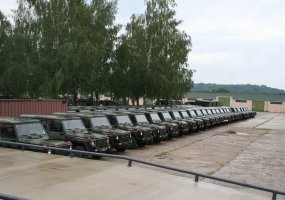 Į Lietuvą gabenami iš Nyderlandų įsigyti kariniai visureigiai - 4