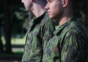 Į Ukrainos karių mokymo misiją išlydėta šeštoji Lietuvos karinių instruktorių pamaina - 1