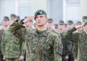 Į Ukrainos karių mokymo misiją išlydėta šeštoji Lietuvos karinių instruktorių pamaina - 2