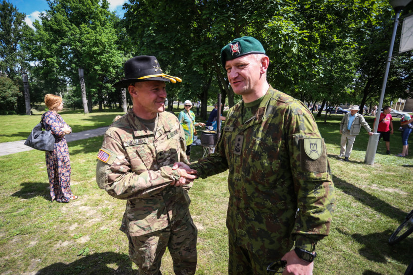 Lietuvis Amerikos kariuomenėje. Pratybos tėvynėje