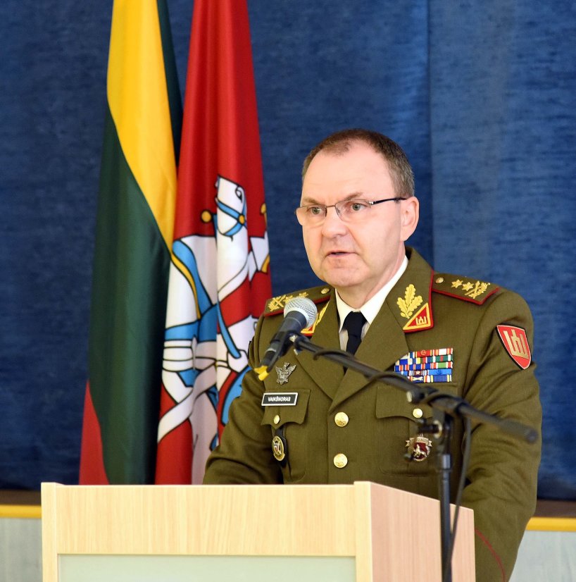 Lietuvos kariuomenės Jungtinio štabo viršininkas  – gen. mjr. V. Vaikšnoras 