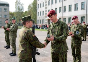Kariai savanoriai baigė Bazinį kario savanorio įgūdžių kursą  - 4