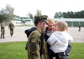 Kariai savanoriai baigė Bazinį kario savanorio įgūdžių kursą  - 6