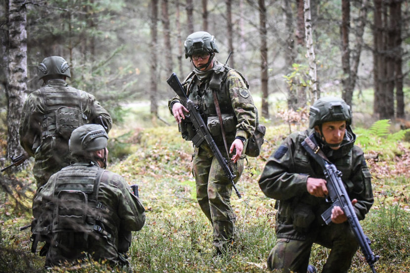 Kariai savanoriai dalyvauja minosvaidininkų pratybose ,,Perkūnas 2016“