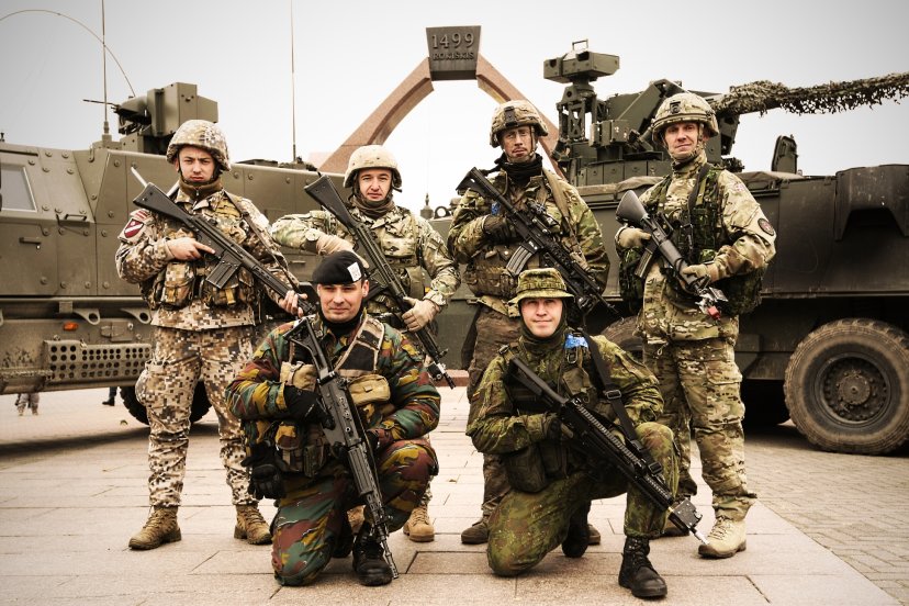 Lithuanian volunteer soldiers train side by side with allied colleagues 