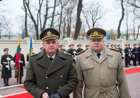 Krašto apsaugos sistemos vadovybė Vilniuje susitiko su Ukrainos kariuomenės vadu generolu Viktoru... - 5