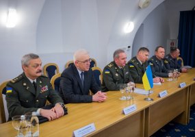National defence leadership met with Chief of Defence of Ukraine General Viktor Muzhenko in Vilnius  - 5