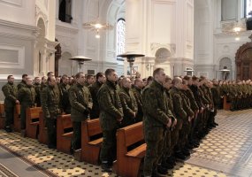 Juozo Vitkaus inžinerijos bataliono nuolatinės privalomosios pradinės karo tarnybos kariai Kauno... - 1