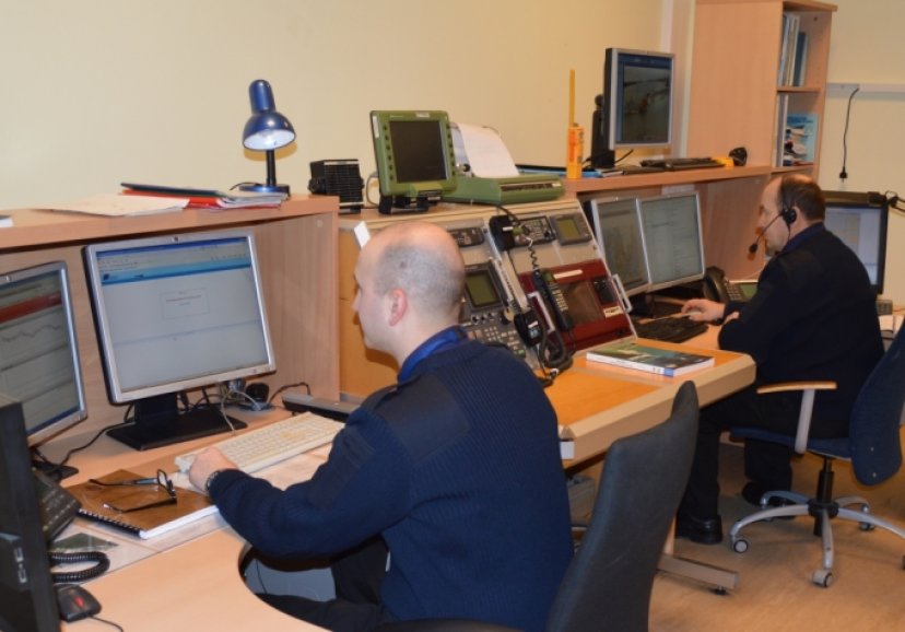 Koordinuojant Jūrų gelbėjimo koordinavimo centrui, medikams perduotas stipriai sušalęs vyriškis