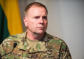 JAV sausumos pajėgų Europoje vadas gen. ltn. F. B. Hodges giria Lietuvą už pastangas stiprinti... - 5