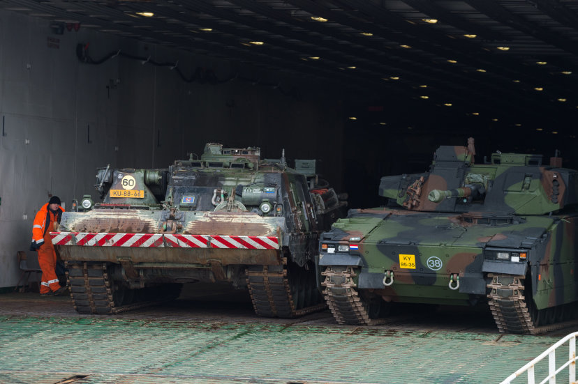 Nyderlandų karių kovinė technika, skirta NATO priešakinių batalionui - jau Lietuvoje