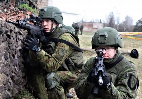 Algirdo bataliono žvalgai pratybų metu sulaikė galimai gaisrą sukėlusį asmenį - 1