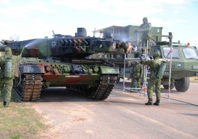 Juozo Vitkaus inžinerijos bataliono ABC būrio kariai atliko tanko „Leopard 2“ švarinimą - 2