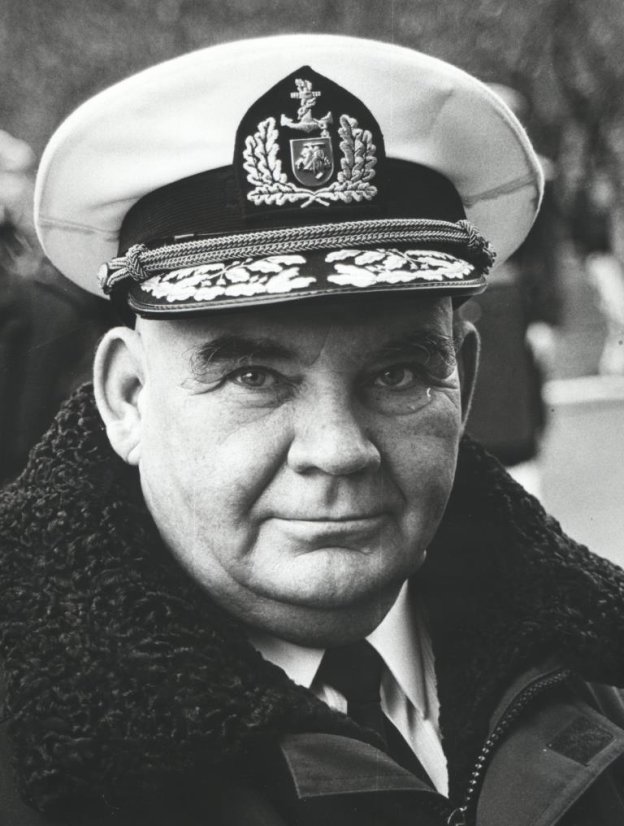  Bus minimos dimisijos flotilės admirolo Raimundo Sauliaus Baltuškos mirties metinės