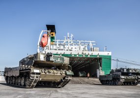 Klaipėdos uoste iškrauta NATO priešakiniame batalione tarnausiančių Norvegijos karių technika - 5